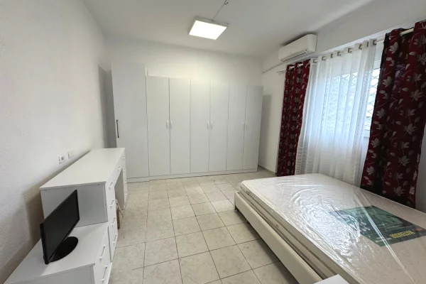 Shtepi me qera Apartament ne Tirane, 1+1, Mobilimi E mobiluar, Pagesa 40,000  Leke.