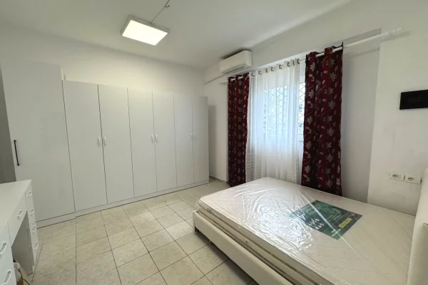 Shtepi me qera Apartament ne Tirane, 1+1, Mobilimi E mobiluar, Pagesa 40,000  Leke.
