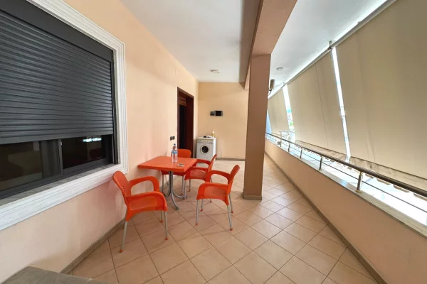 Shtepi me qera Vila Luksoze ne Tirane, 2+1, Mobilimi E mobiluar, Pagesa 500  Euro.