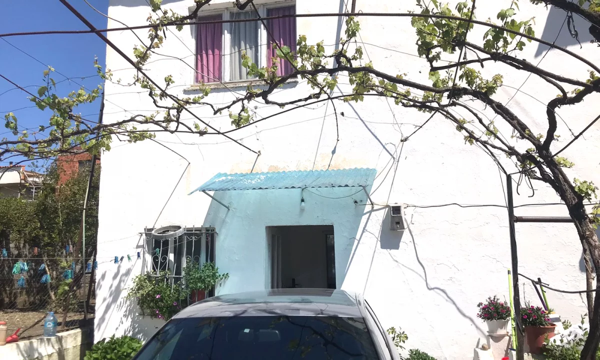 Shtepi ne shitje Shtepi Private ne Tirane, 4+1, Mobilimi E mobiluar, Pagesa 132,000  Euro.