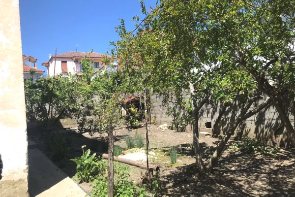 Shtepi ne shitje Shtepi Private ne Tirane, 4+1, Mobilimi E mobiluar, Pagesa 132,000  Euro.