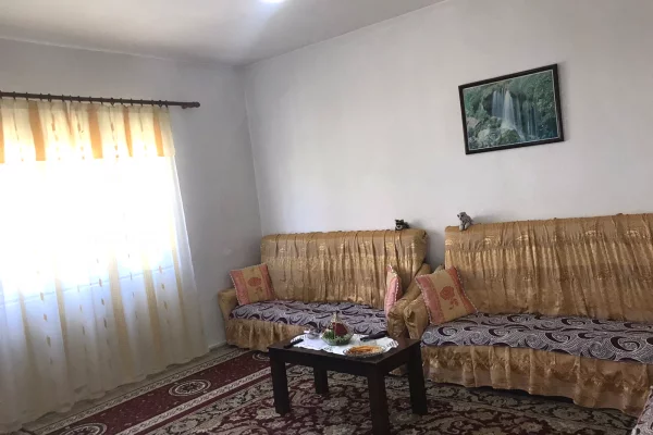 Shtepi ne shitje Shtepi Private ne Tirane, 4+1, Mobilimi E mobiluar, Pagesa 132,000  Euro.