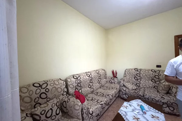 Shtepi me qera 3+1 ne Tirane - 38,000 Leke