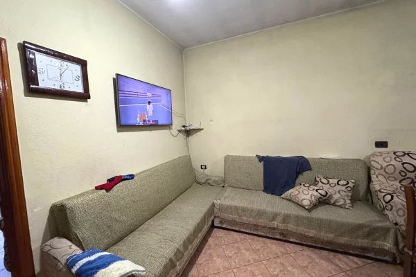 Shtepi me qera Shtepi Private ne Tirane, 3+1, Mobilimi E mobiluar, Pagesa 38,000  Leke.