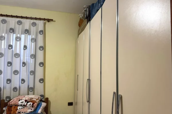 Shtepi me qera Shtepi Private ne Tirane, 3+1, Mobilimi E mobiluar, Pagesa 38,000  Leke.