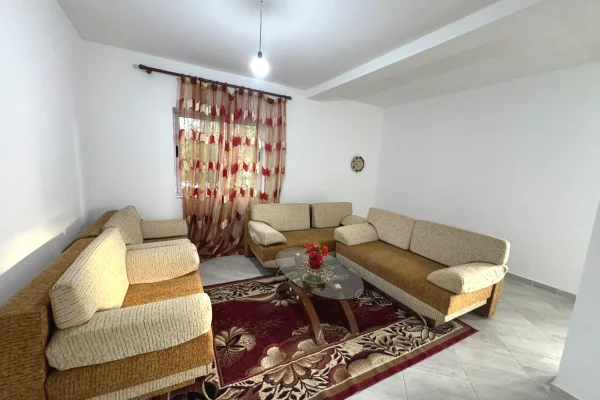 Shtepi me qera 3+1 ne Tirane - 50,000 Leke