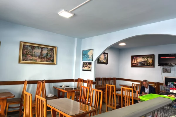 Jepet me qira Lokal Bar - restorant ne rrugen Dritan Hoxha Tirane.
