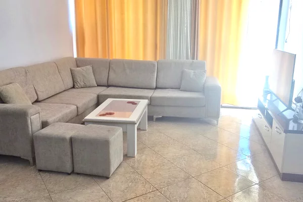 Ambient biznesi me qera 1+1 ne Tirane - 500 Euro