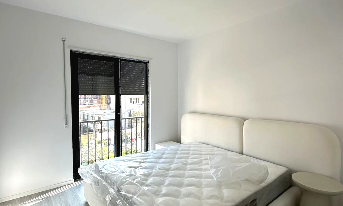 Shtepi me qera Apartament ne Tirane, 1+1, Mobilimi E mobiluar, Pagesa 60,000  Leke.