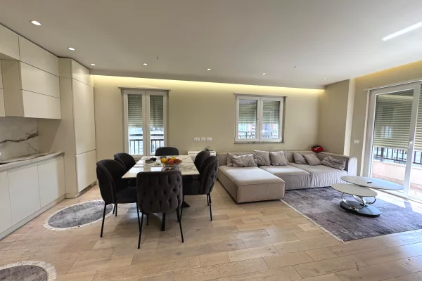 Shtepi me qera 2+1 ne Tirane - 70,000 Leke