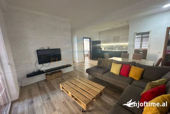 Qira, Apartament 2+1+2, Fresk