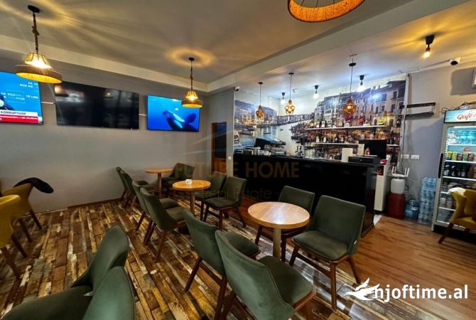 Ambiente Commerciale in Vendita 2+1 a Tirana - 150,000 Euro