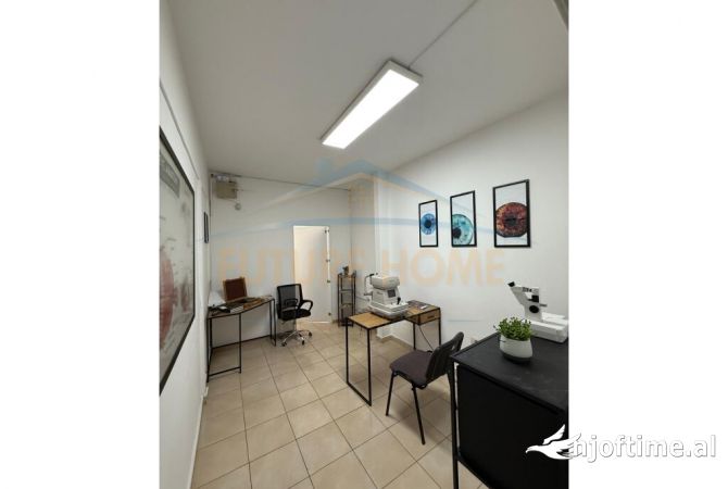 Shitet, Biznesi Optike , Rruga e Kavajes , Tirane.