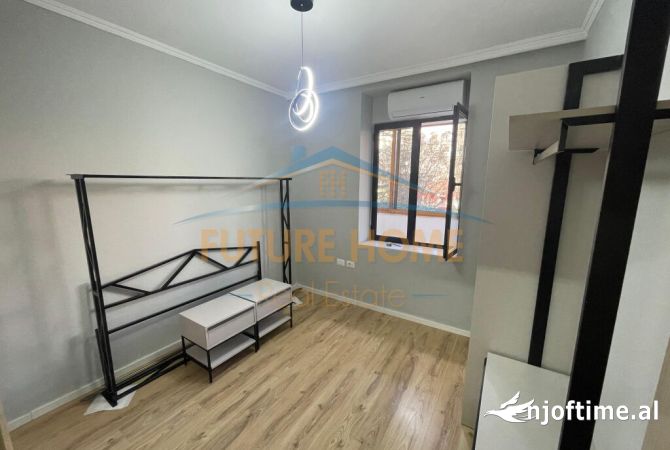 Ambiente Commerciale in Affitto 3+1 a Tirana - 800 Euro