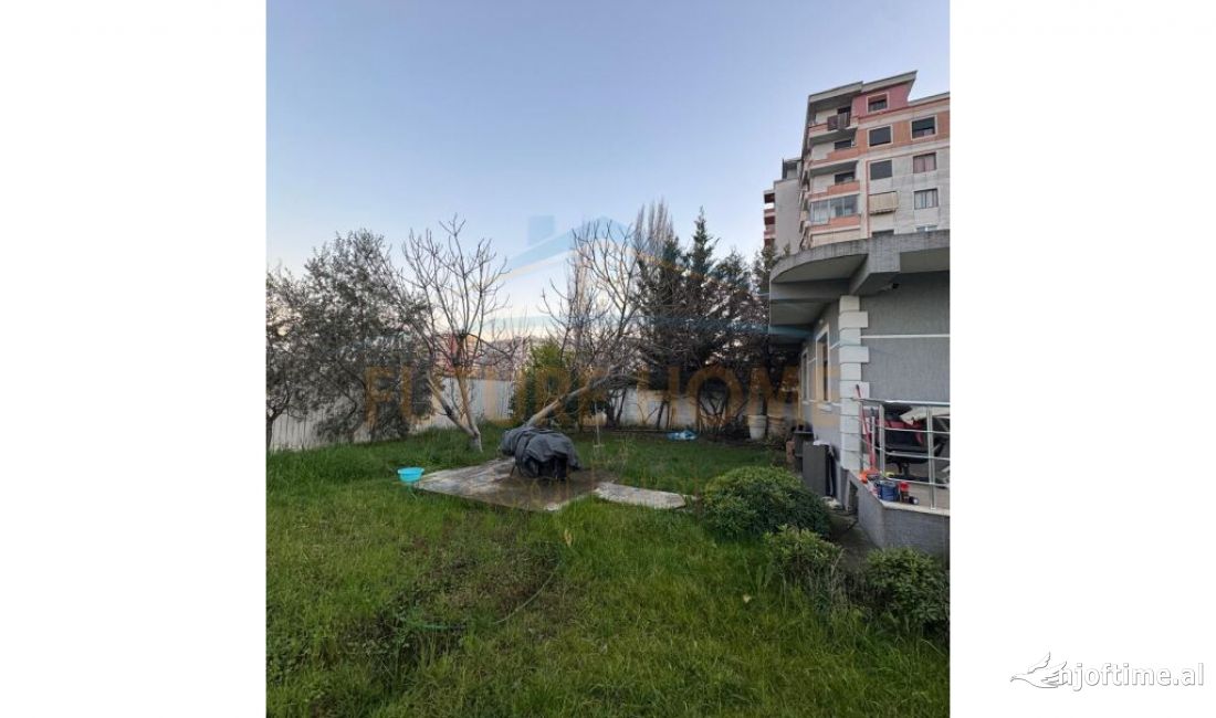Shitet , Truall + Ndertese (Shtepi Private), Yzberisht prane Gega Oil ,Tirane.