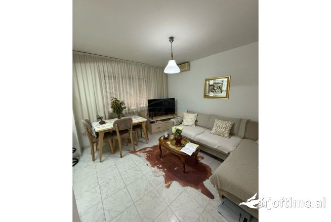 Qera, Apartament 3+1, Xhamllik, Tiranë.