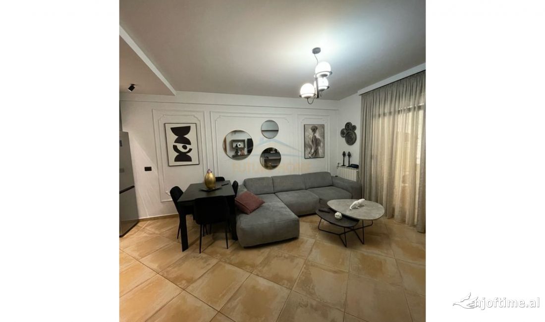 Appartamento in vendita a Tirana 1+1, Arredato