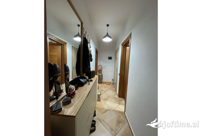 Appartamento in vendita a Tirana 1+1, Arredato