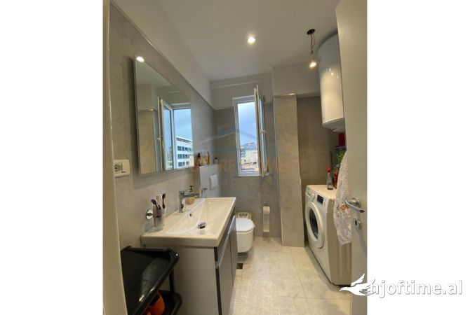 Appartamento in vendita a Tirana 3+1, Arredato