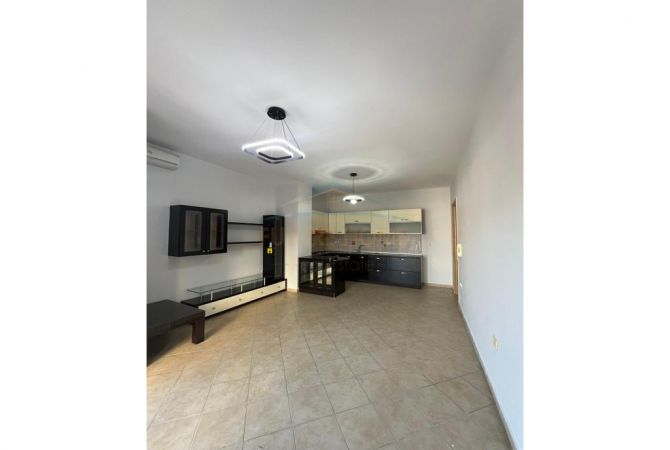 Shitet, Apartament 2+1+2, Kodra e Diellit, Tiranë