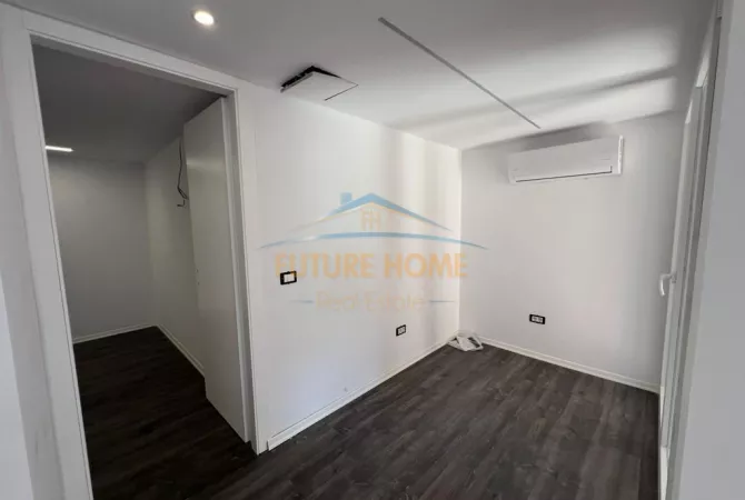 Appartamento in vendita a Tirana 2+1, Arredato