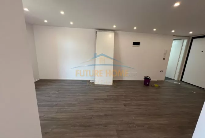 Appartamento in vendita a Tirana 2+1, Arredato