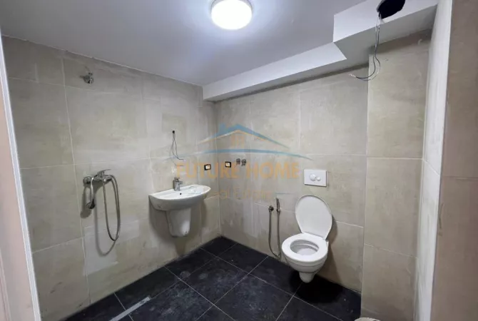 Appartamento in vendita a Tirana 2+1, Arredato