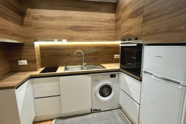 Appartamento in vendita a Tirana 1+1, Arredato