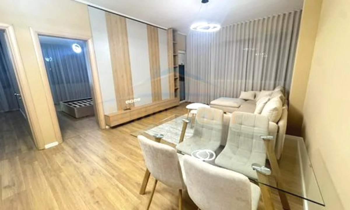 Appartamento in vendita a Tirana 2+1, Arredato