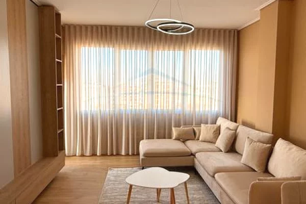 Appartamento in vendita a Tirana 2+1, Arredato