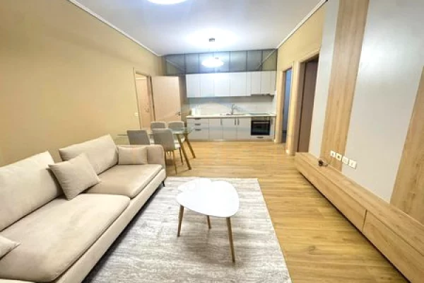 Appartamento in vendita a Tirana 2+1, Arredato