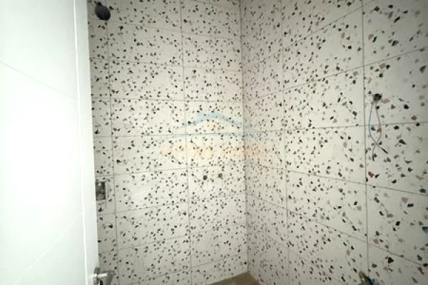 Appartamento in vendita a Tirana 2+1, Vuoto