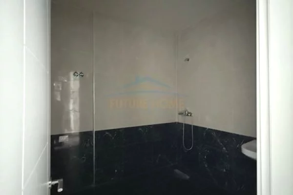 Appartamento in vendita a Tirana 2+1, Vuoto