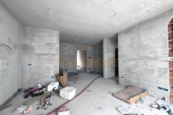 Appartamento in vendita a Tirana 2+1, Vuoto