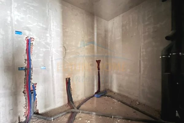 Appartamento in vendita a Tirana 2+1, Vuoto