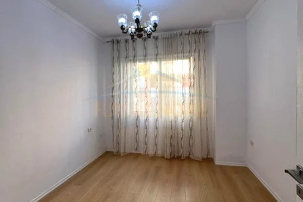 Appartamento in vendita a Tirana 2+1, Vuoto