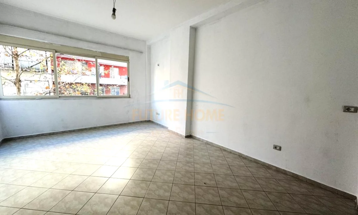 Appartamento in vendita a Tirana 1+1, Vuoto