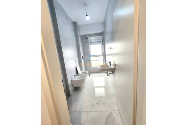 Appartamento in vendita a Tirana 1+1, Arredato