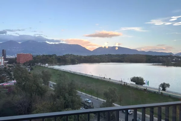 Appartamento in vendita a Tirana 2+1, Arredato