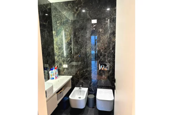 Appartamento in vendita a Tirana 2+1, Arredato