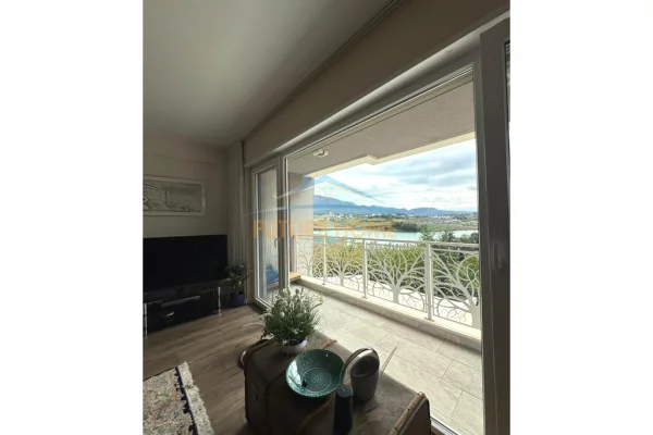 Villa di lusso in vendita a Tirana 4+1, Arredato