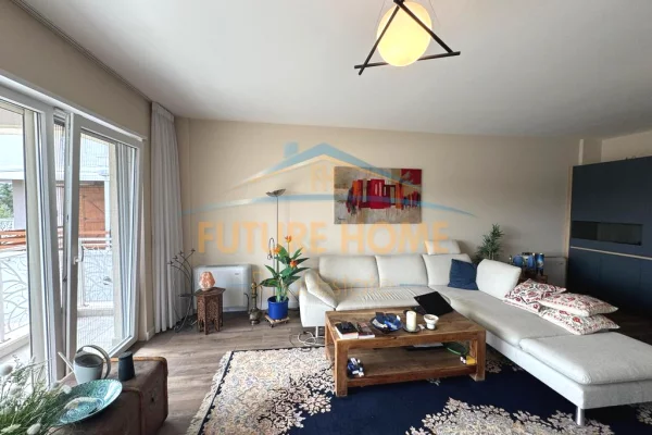 Villa di lusso in vendita a Tirana 4+1, Arredato