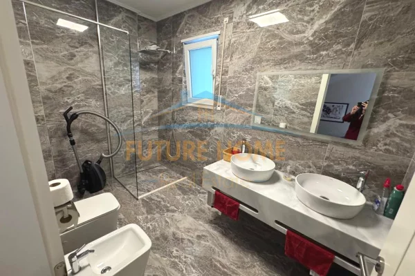 Villa di lusso in vendita a Tirana 4+1, Arredato