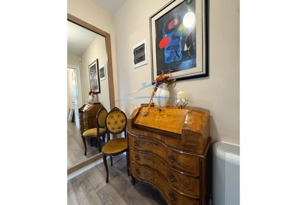 Villa di lusso in vendita a Tirana 4+1, Arredato