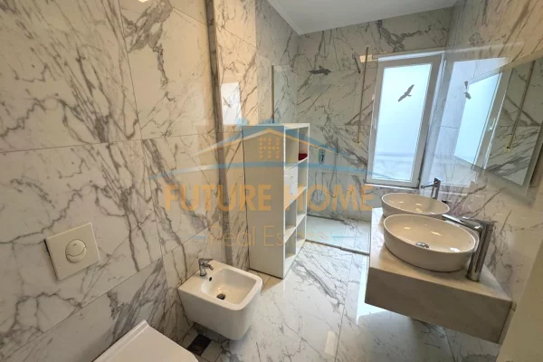 Villa di lusso in vendita a Tirana 4+1, Arredato