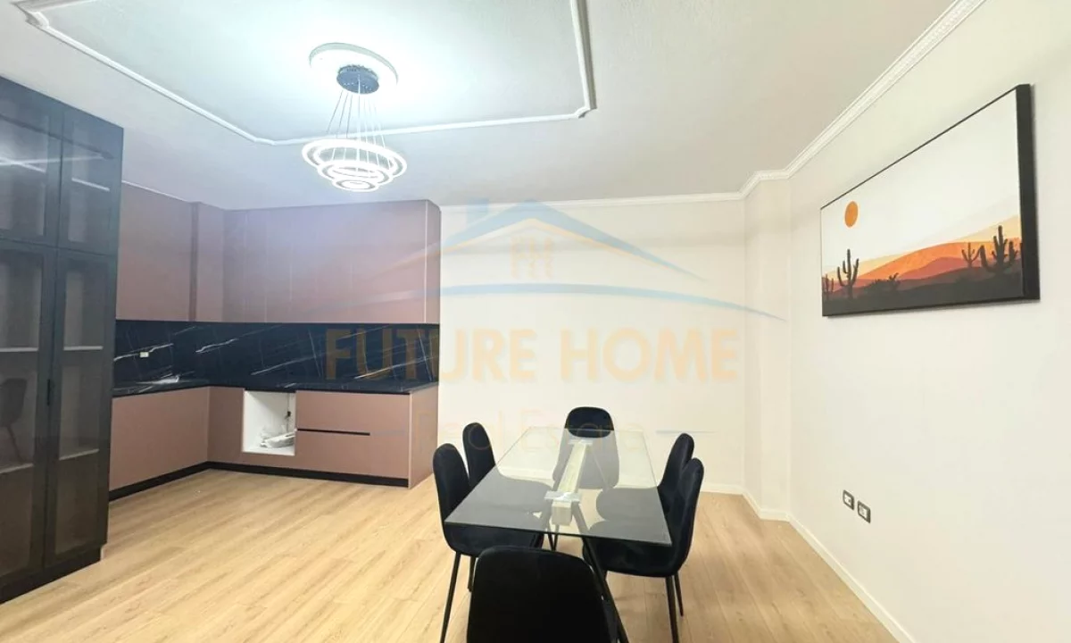 Appartamento in vendita a Tirana 2+1, Arredato