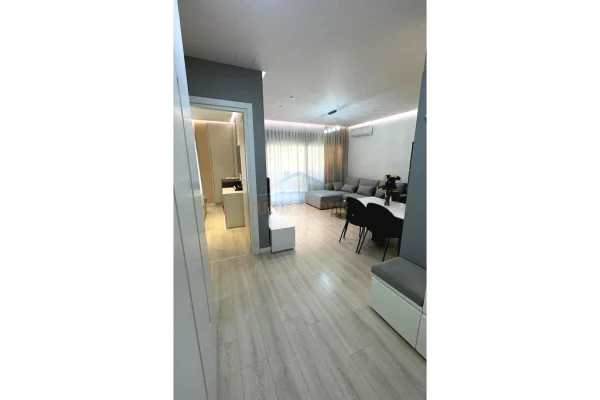 Appartamento in vendita a Tirana 1+1, Arredato