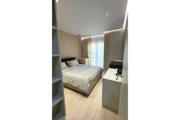 Appartamento in vendita a Tirana 1+1, Arredato