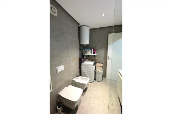 Appartamento in vendita a Tirana 1+1, Arredato