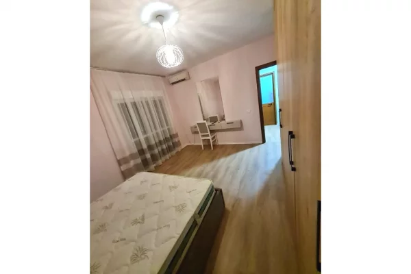 Shitet, Apartament 2+1+ Post Parkimi, Rruga e Kavajës, Tiranë.